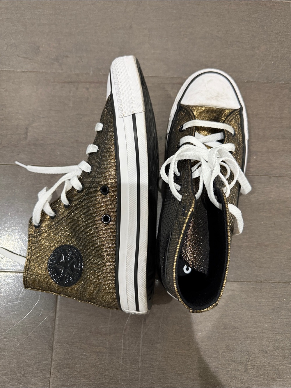 EUC worn once Converse Kids Metallic Gold High-Top Sneakers women sz 6.